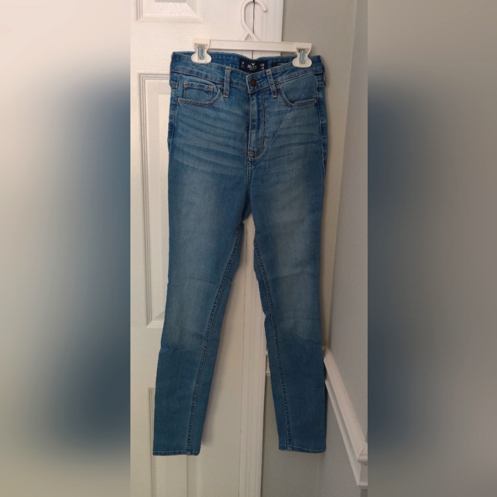 Hollister Ultra High Rise Jeans Women's Size 3R